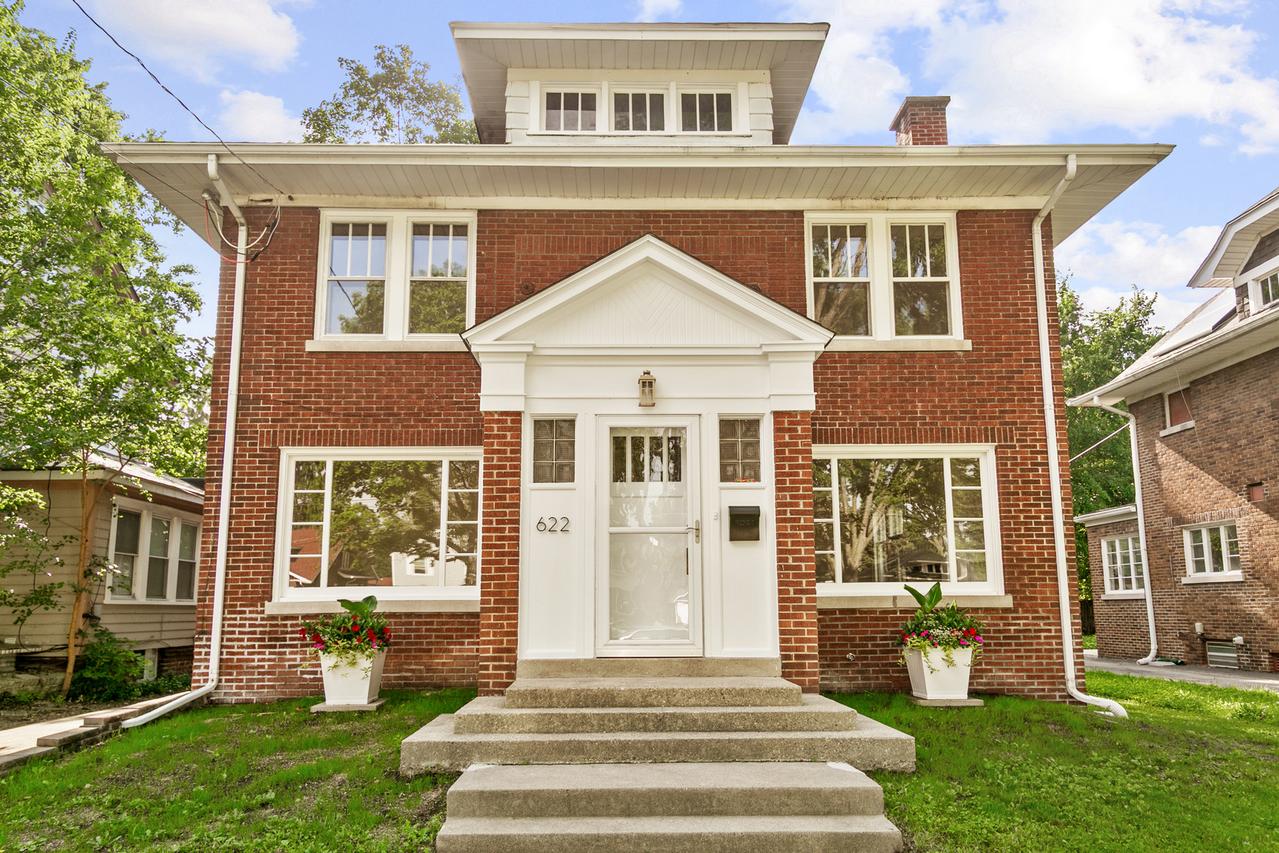 622 Sexton St., Aurora, IL 60505