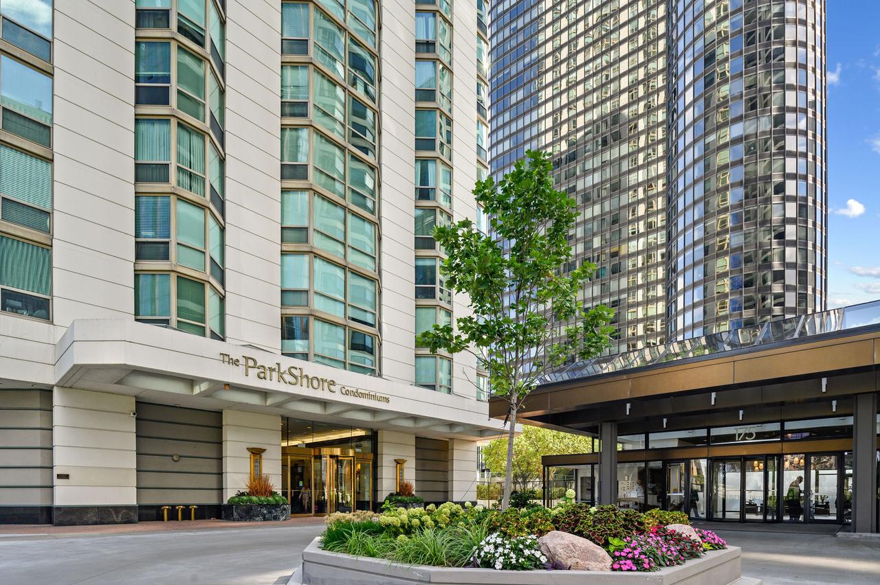 195 N Harbor Dr. #2408, Chicago, IL 60601