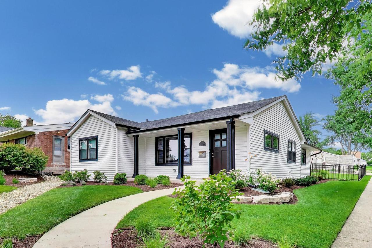 304 W Graham Ave., Lombard, IL 60148