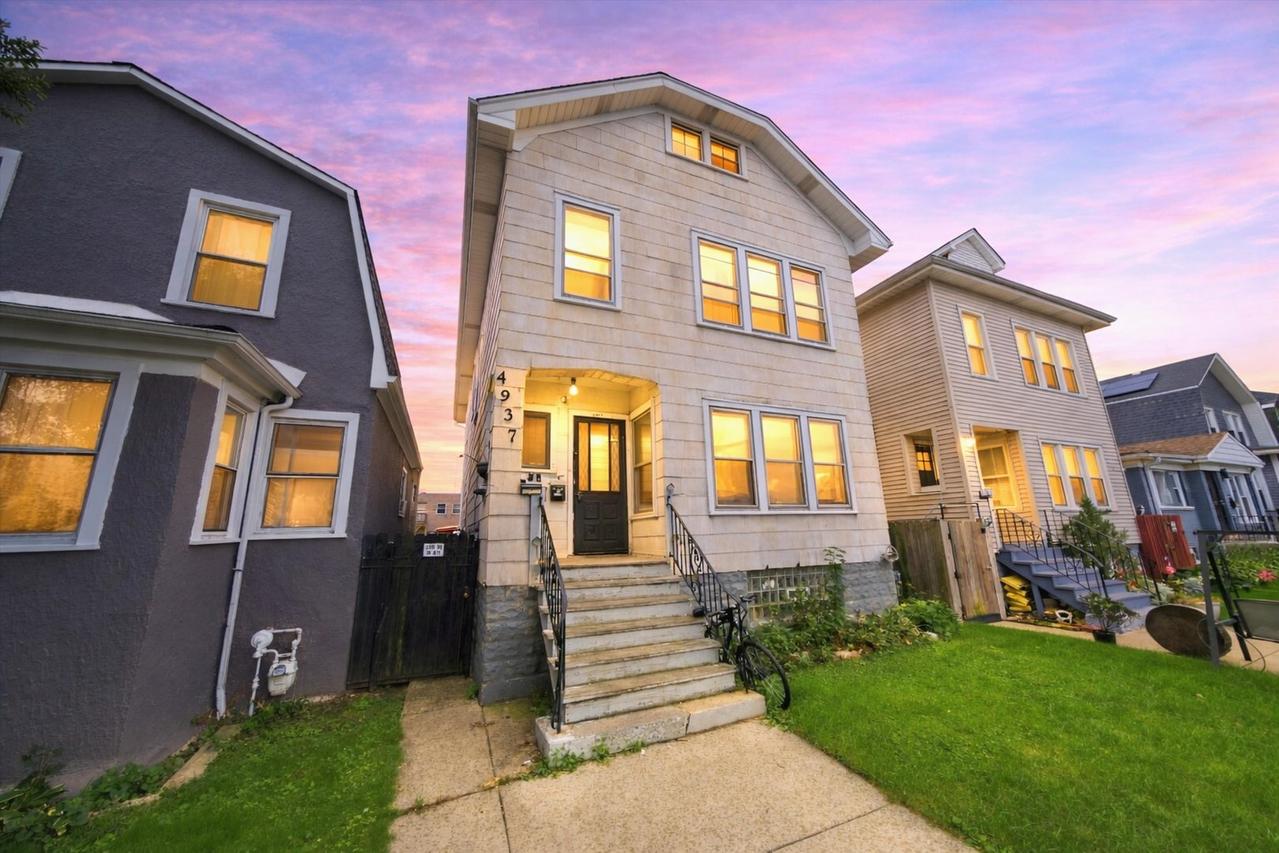 4937 W Melrose St., Chicago, IL 60641