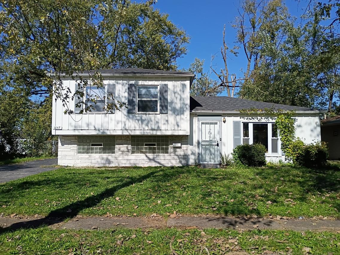 1847 Reichert Ave., Sauk Village, IL 60411