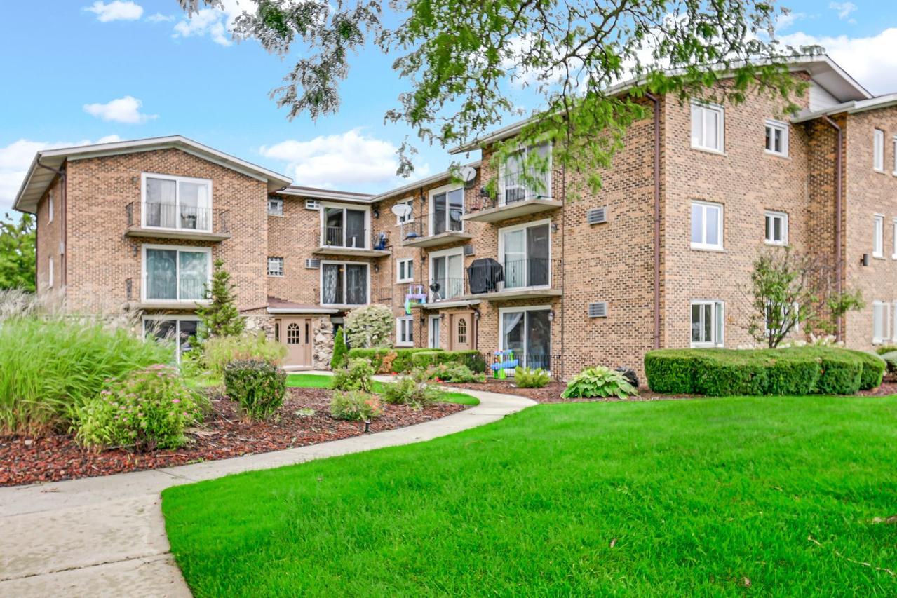 9040 W 140th St. #2B, Orland Park, IL 60462