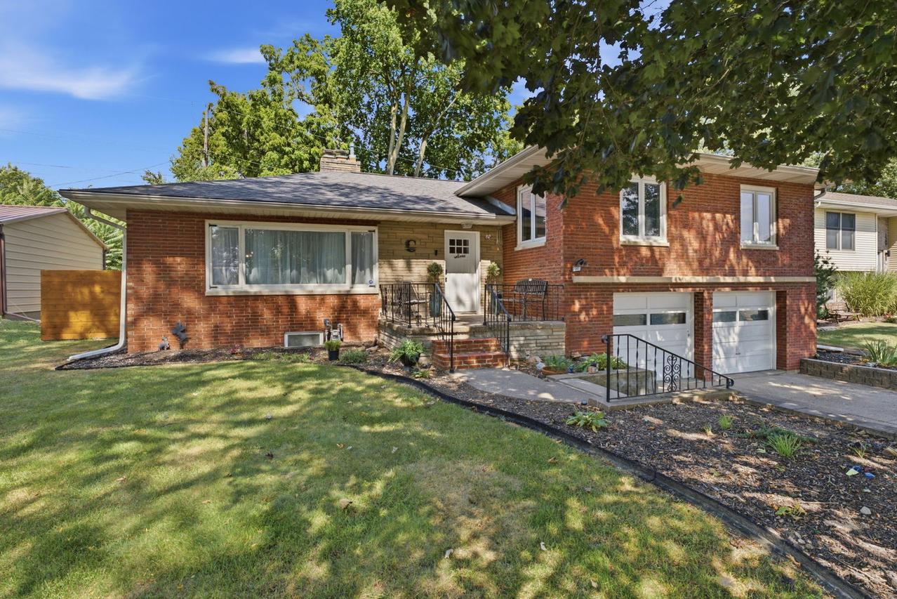 1507 36th Ave., Moline, IL 61265
