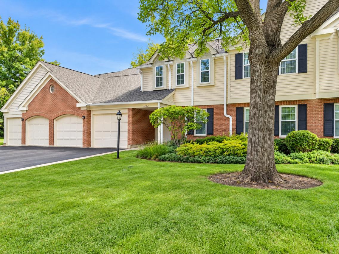 1404 Nottingham Ct. #C2, Wheeling, IL 60090
