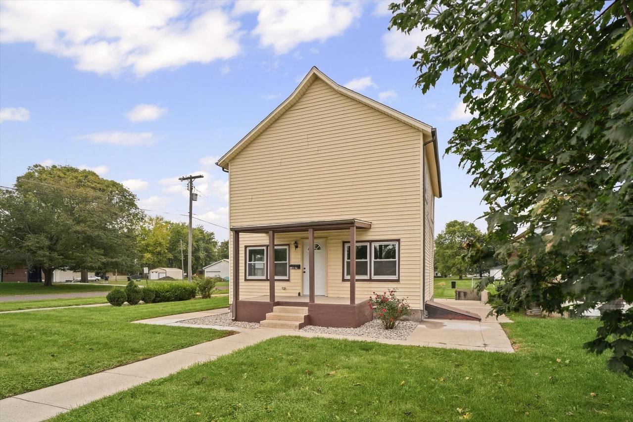 523 W 9th St., Gibson City, IL 60936