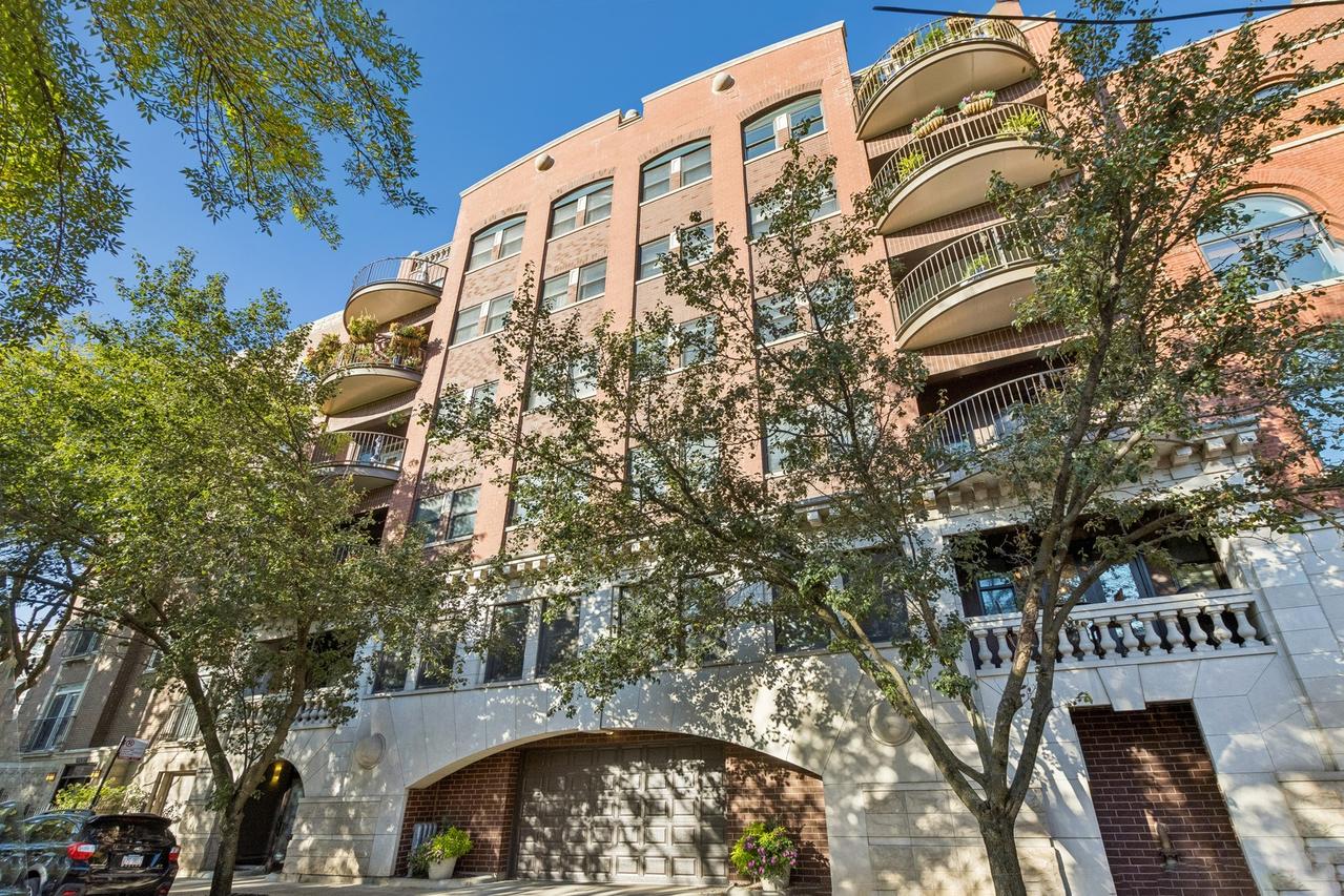 1426 N Orleans St. #202, Chicago, IL 60610