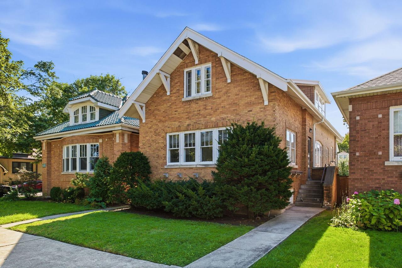 5505 W Pensacola Ave., Chicago, IL 60641