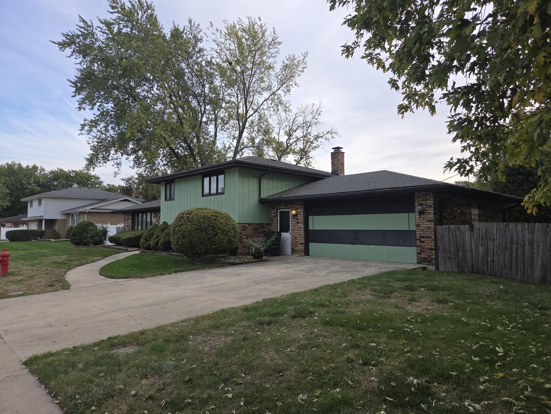 15122 Waterman Dr., South Holland, IL 60473