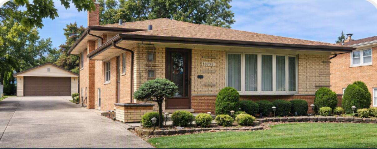 10736 N Lawler Ave., Oak Lawn, IL 60453