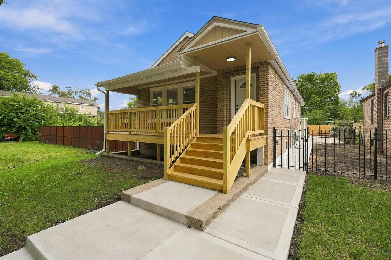 8817 S Parnell Ave., Chicago, IL 60620