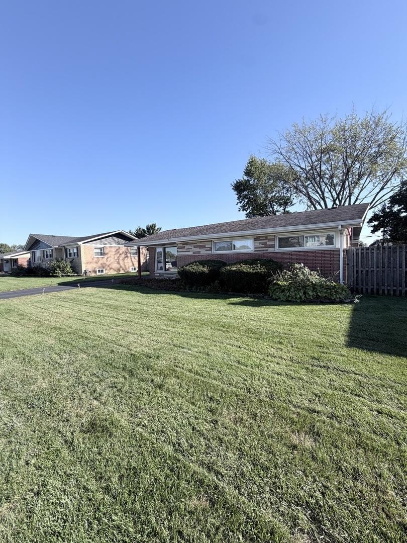 6635 W 87th St., Oak Lawn, IL 60453