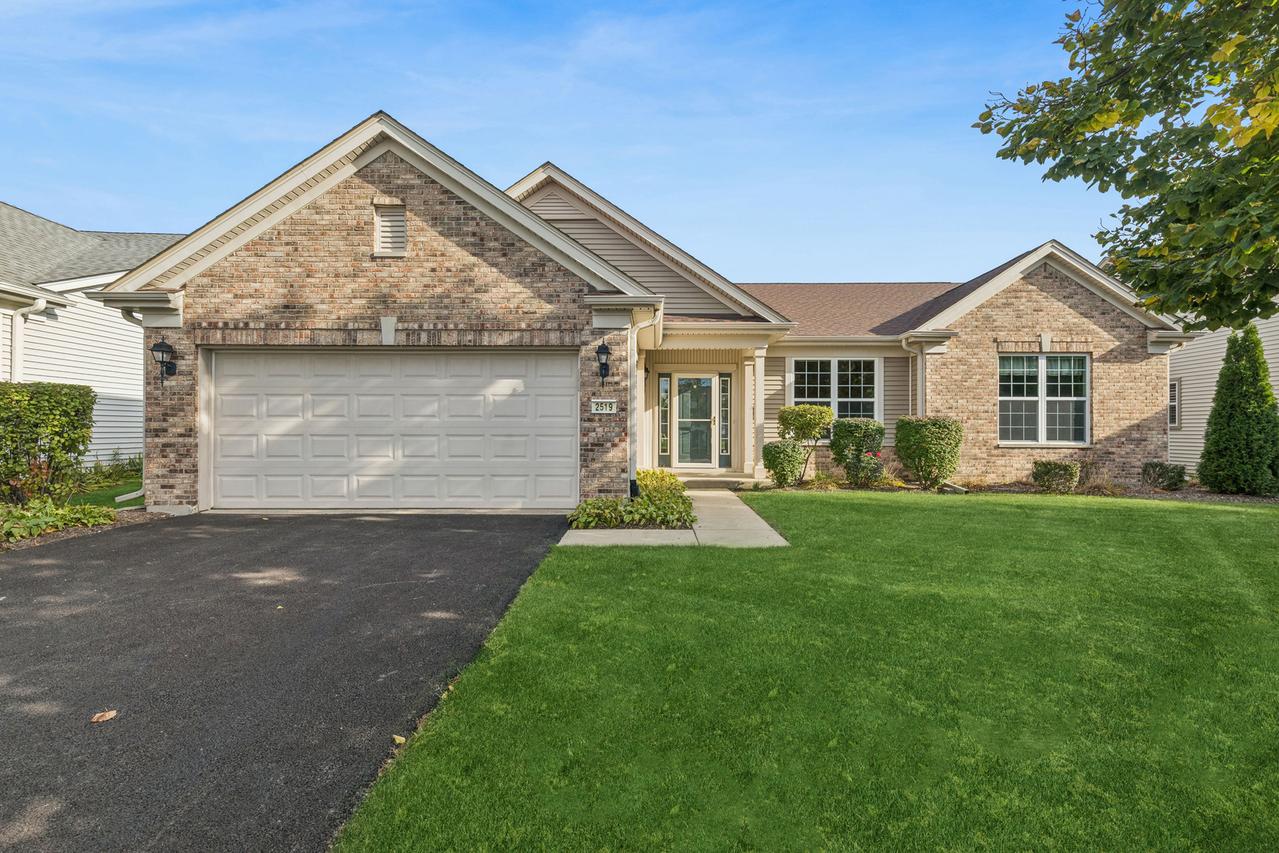 2519 Edgewater Dr., Elgin, IL 60124