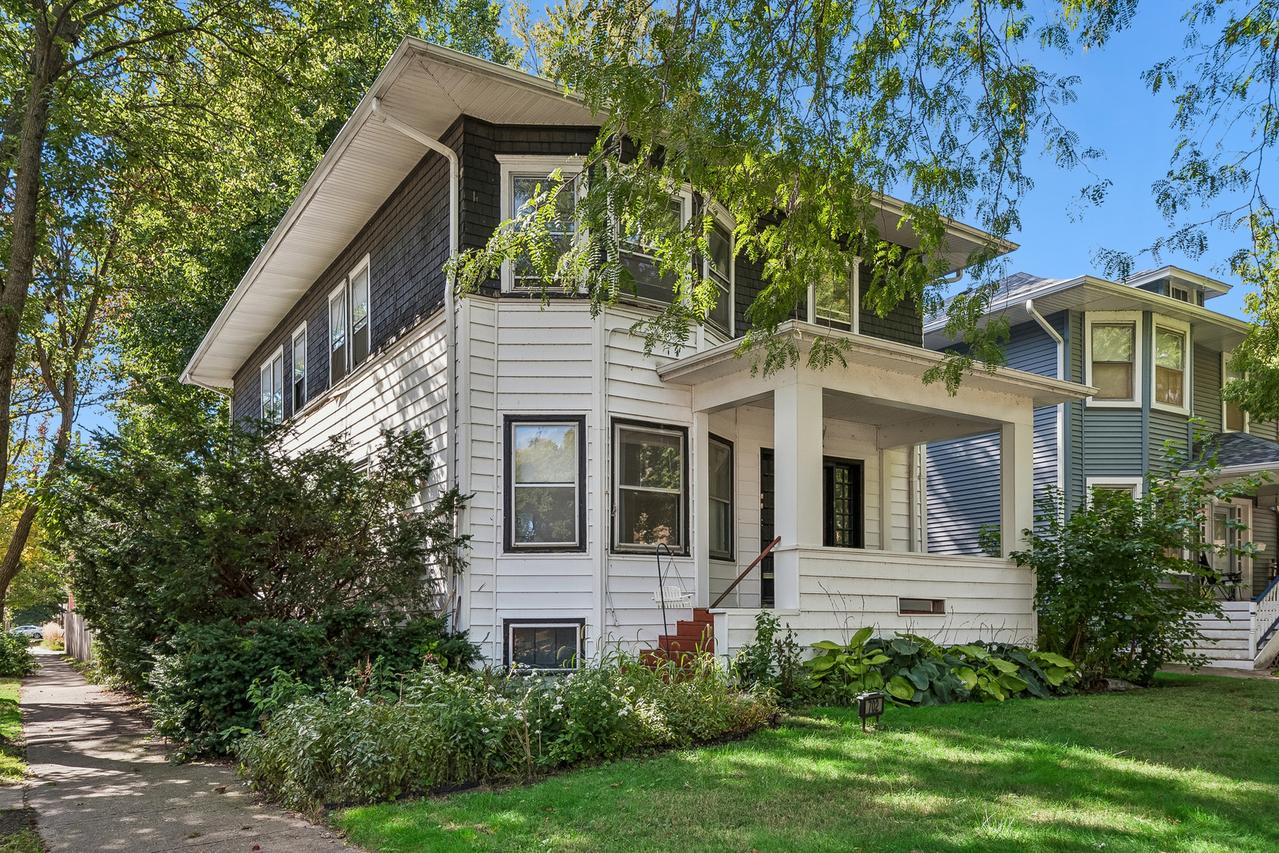 702 South Blvd., Evanston, IL 60202