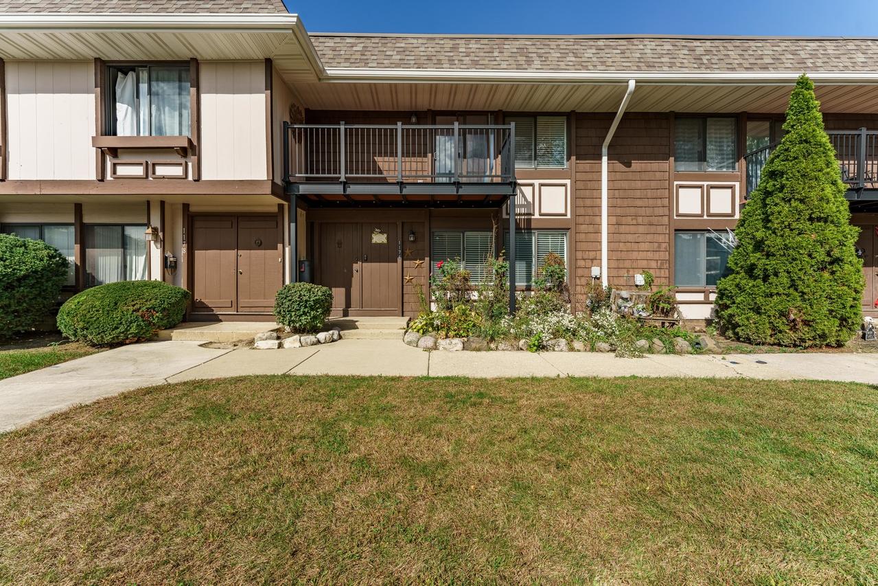 1174 San Simeon Dr., Hanover Park, IL 60133