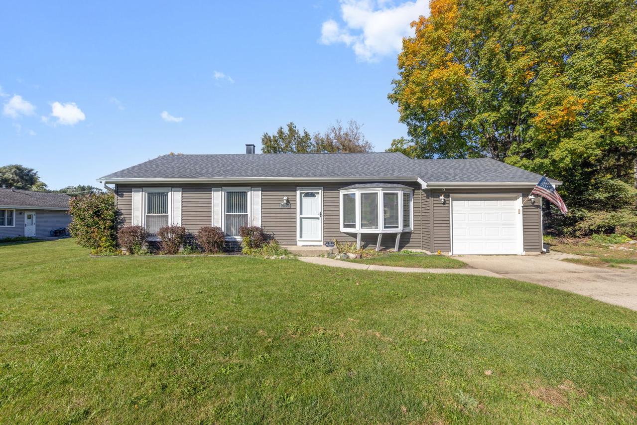 2412 W Fairview Ln., Mchenry, IL 60051