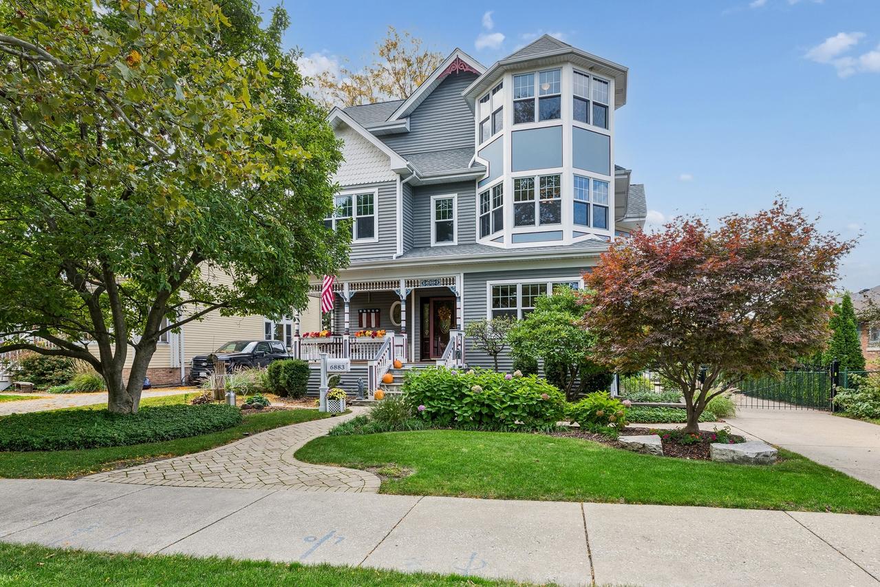 6883 W Hobart Ave., Chicago, IL 60631