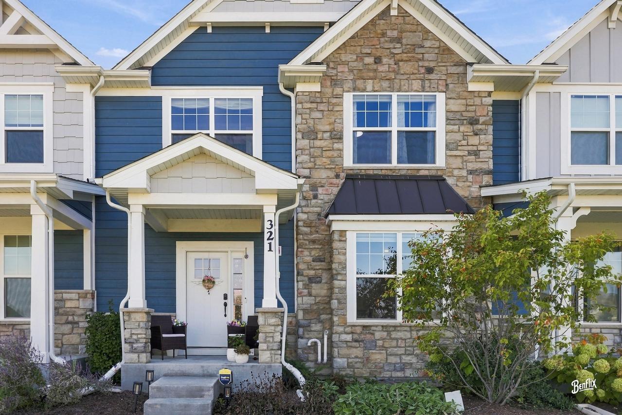 321 Didier Ct., Buffalo Grove, IL 60089