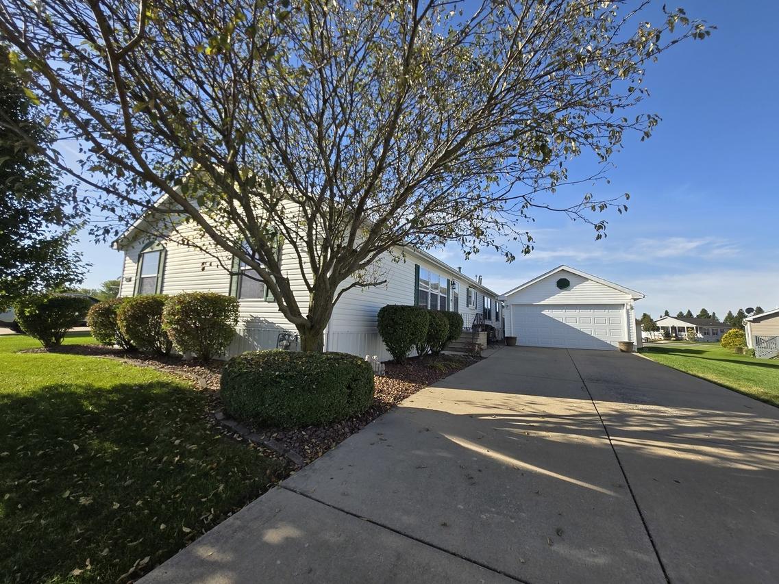 928 Holly Dr., Manteno, IL 60950