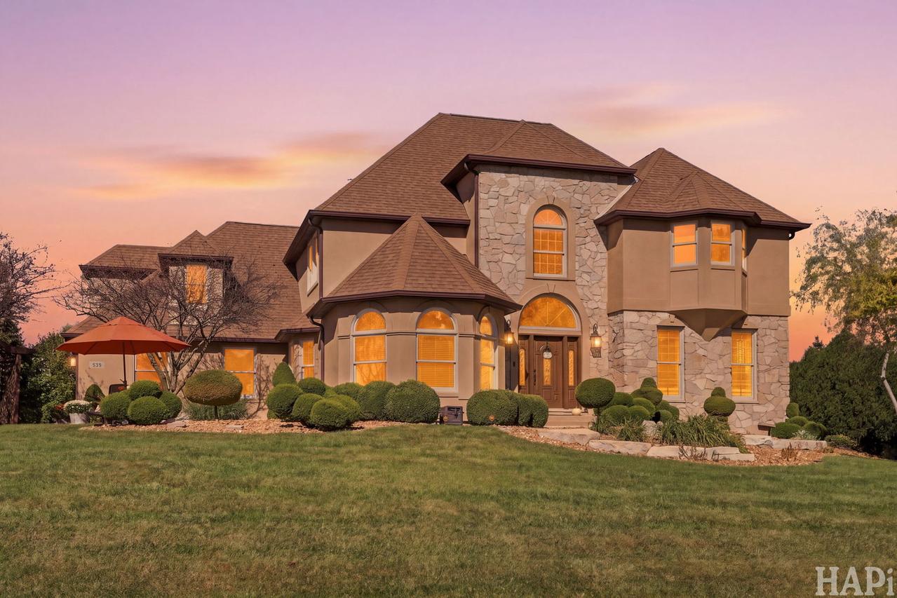 595 Hidden Creek Dr., Antioch, IL 60002