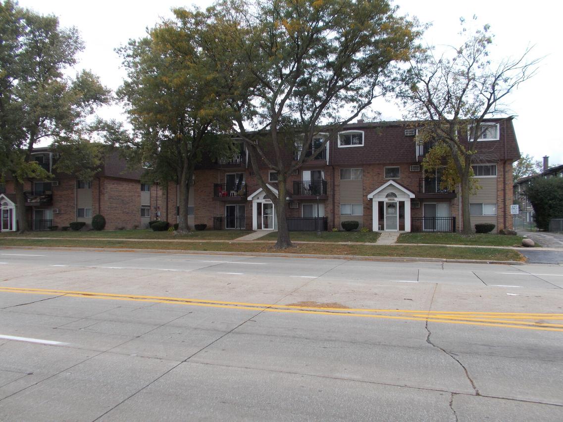 10430 Ridgeland Ave. #12, Chicago Ridge, IL 60415