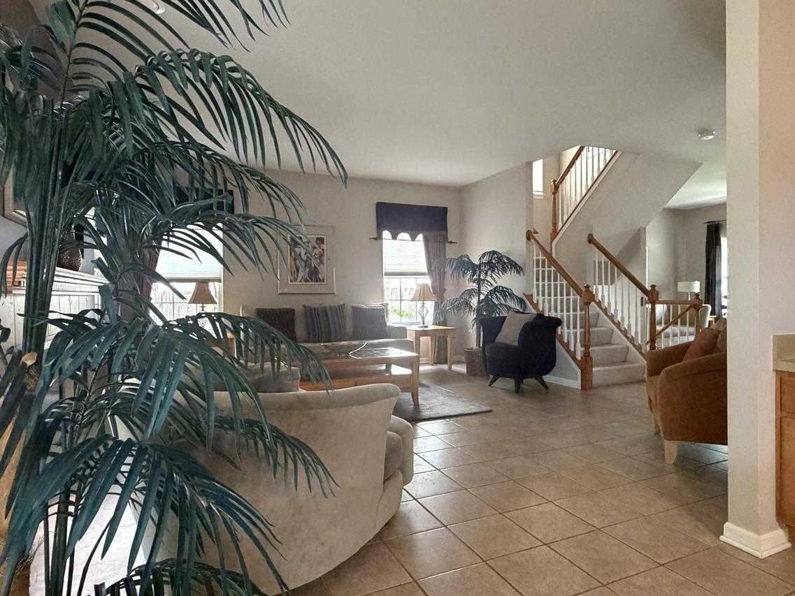 1802 Thornapple Way, Aurora, IL 60504