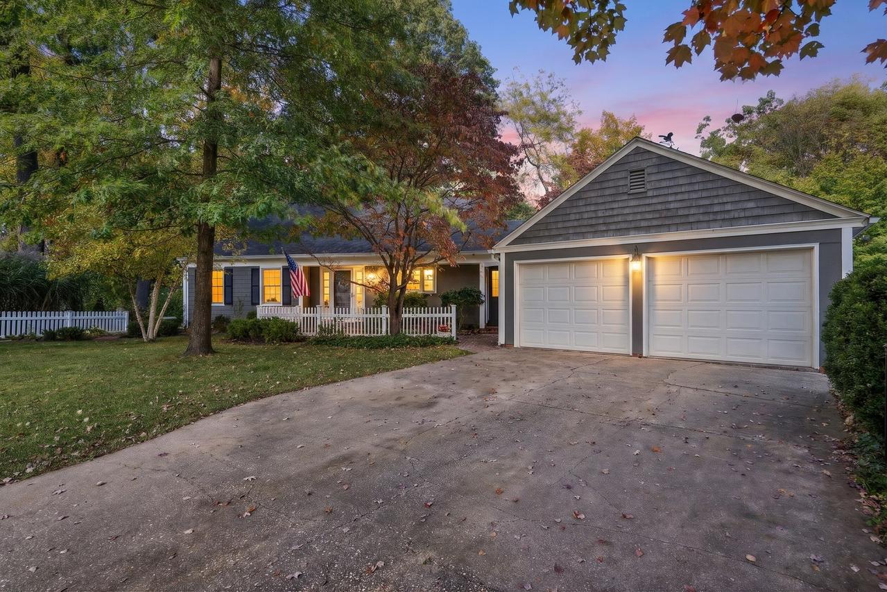 61 Hawthorne Rd., Rock Island, IL 61201