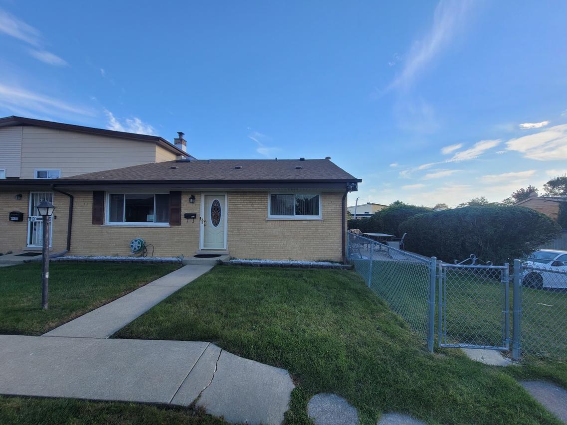9462 Hamlin Ave., Des Plaines, IL 60016
