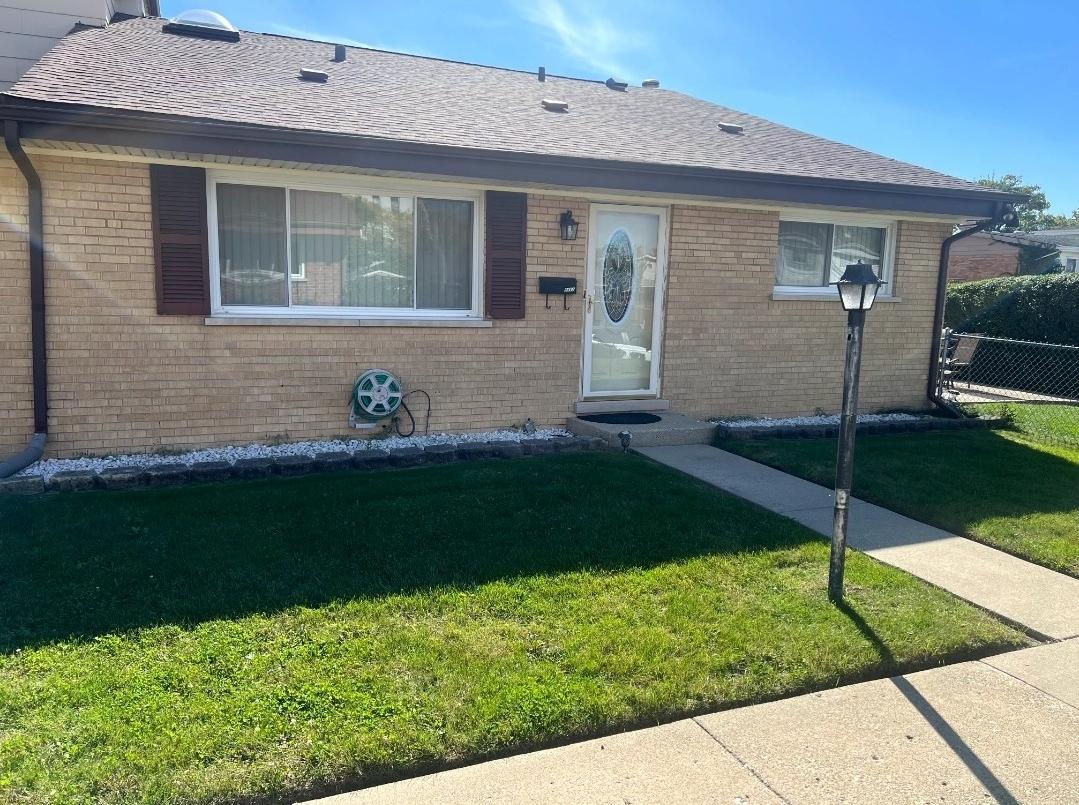9462 Hamlin Ave., Des Plaines, IL 60016