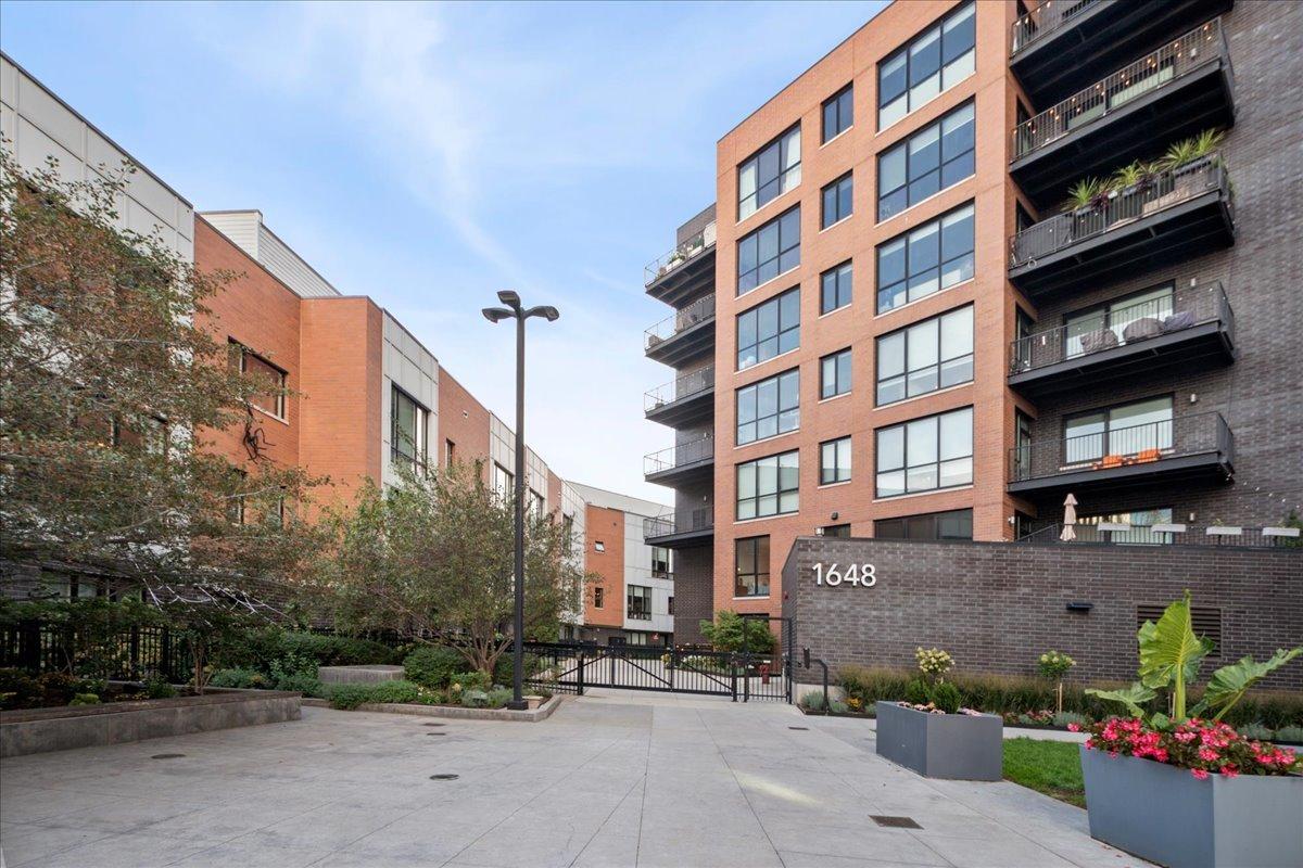 1648 W Division St. #101, Chicago, IL 60622
