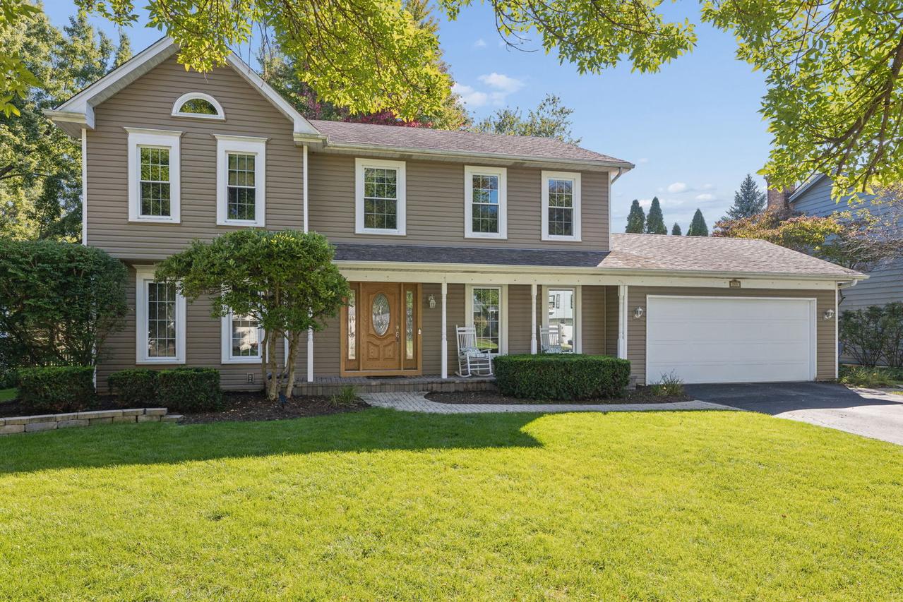 208 Waxwing Ave., Naperville, IL 60565