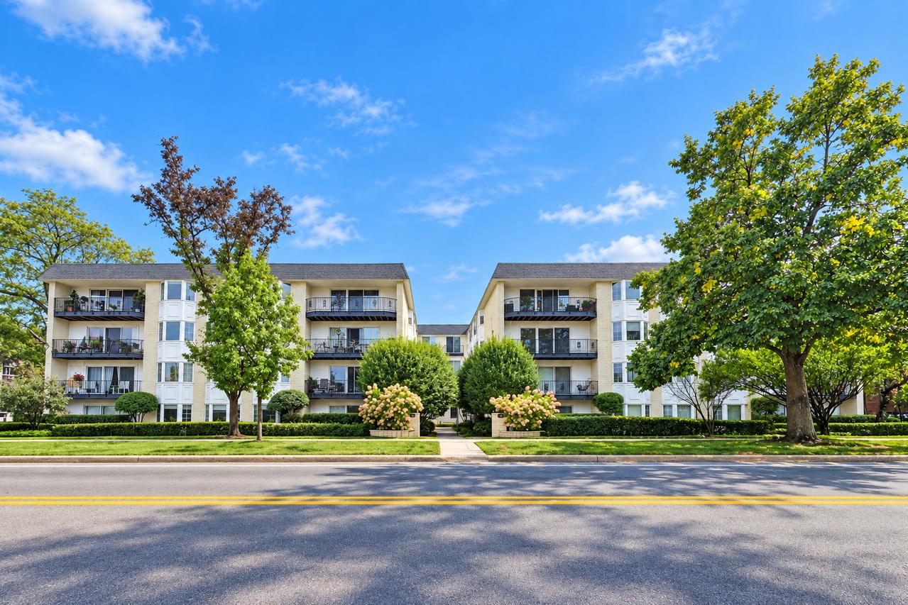 701 Ridge Rd. #3B, Wilmette, IL 60091