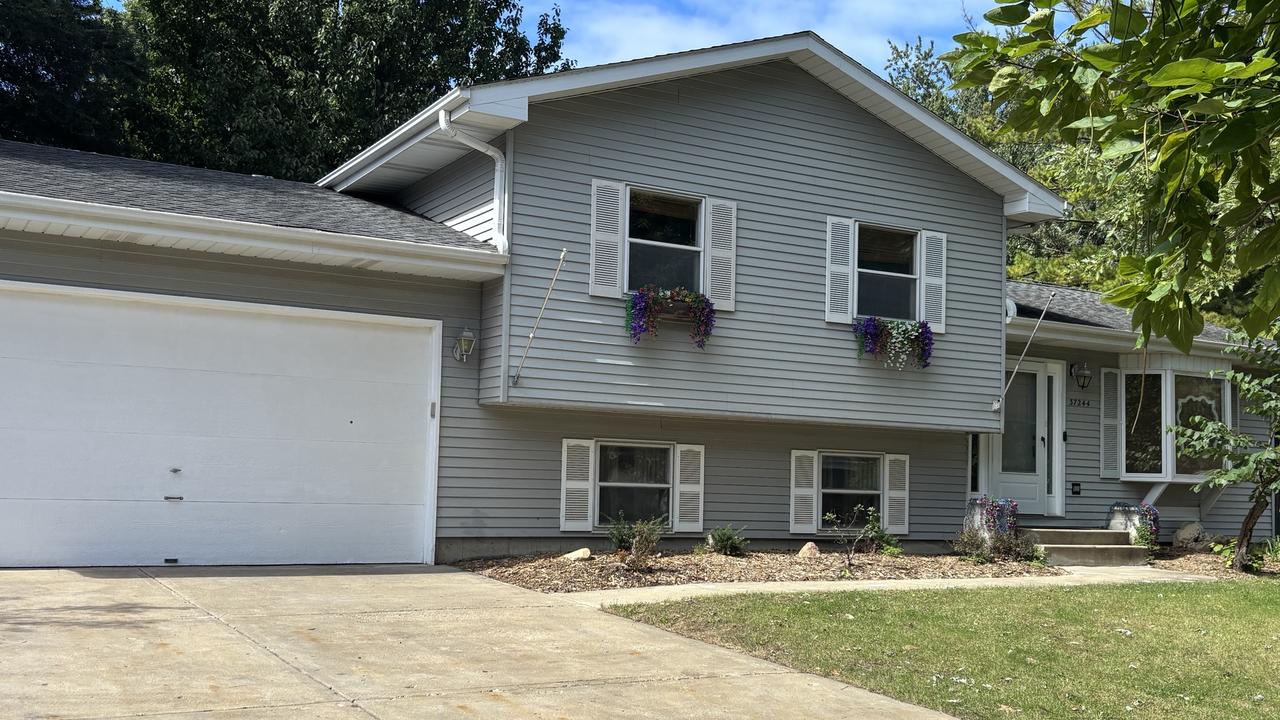 37244 N Capillo Ave., Lake Villa, IL 60046