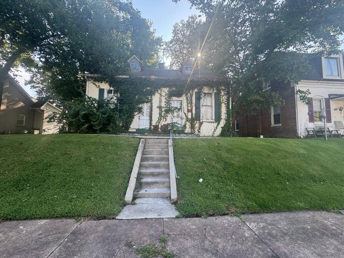 123 N Virginia Ave., Belleville, IL 62220