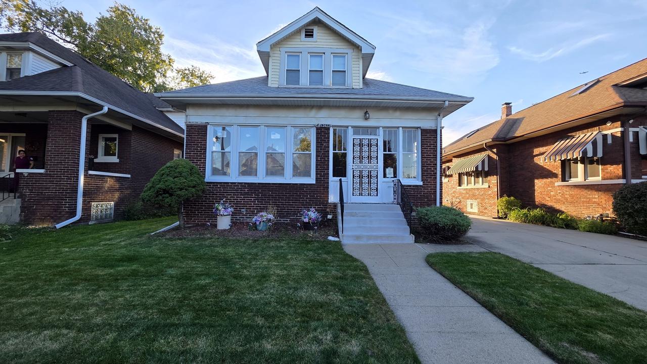 12622 Artesian Ave., Blue Island, IL 60406