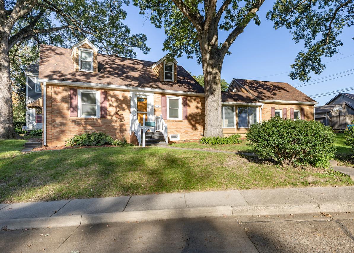 2240 26th St., Rock Island, IL 60201