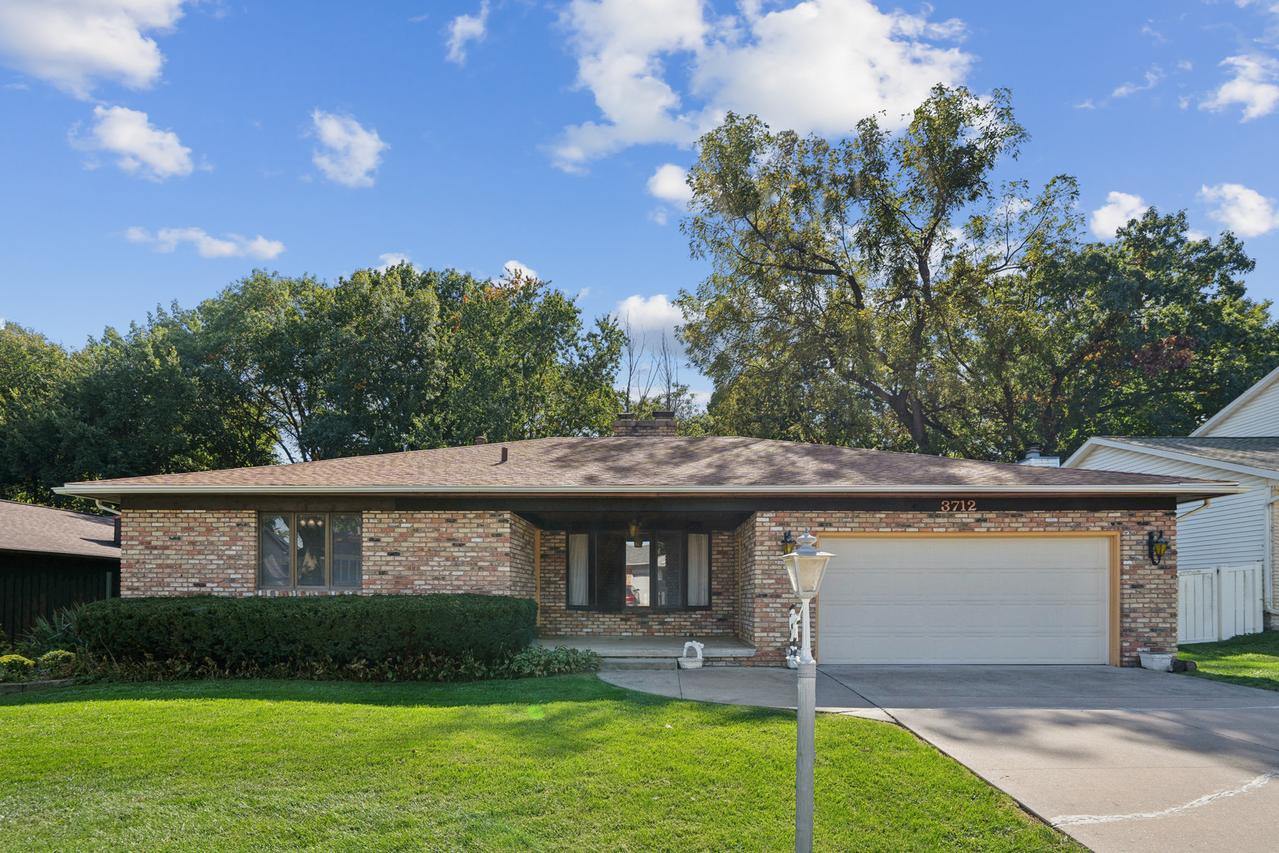 3712 16th Ave., Moline, IL 61265