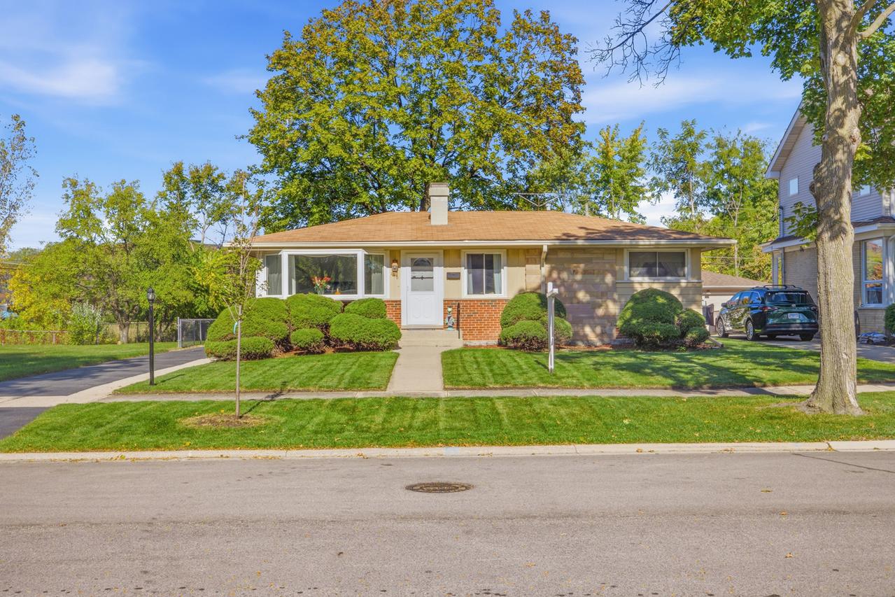 116 Dennis Dr., Bensenville, IL 60106