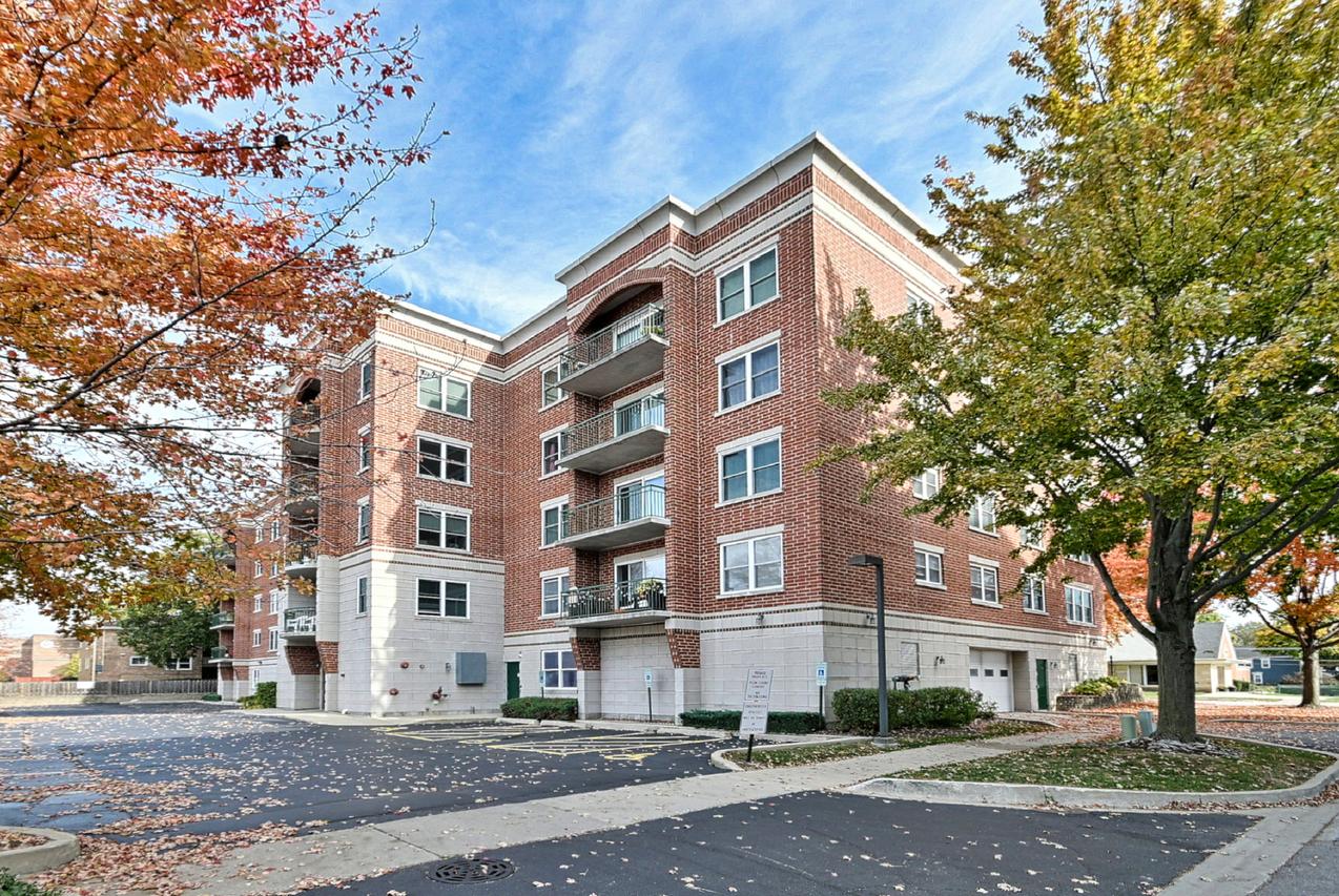 104 N Plum Grove Rd. #402, Palatine, IL 60067