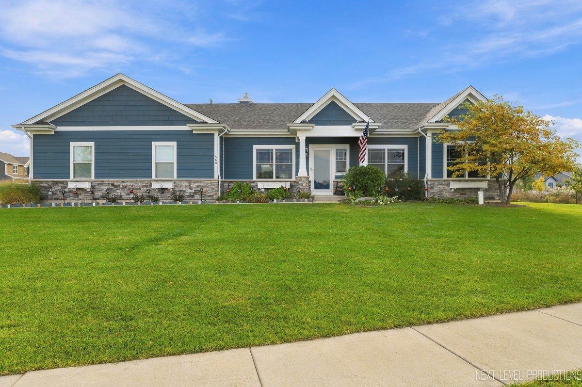 560 N Oak St., Hinckley, IL 60520