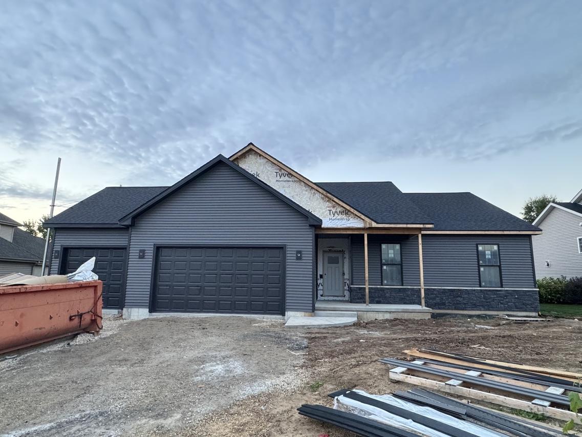 105 Boeing Tr., Poplar Grove, IL 61065