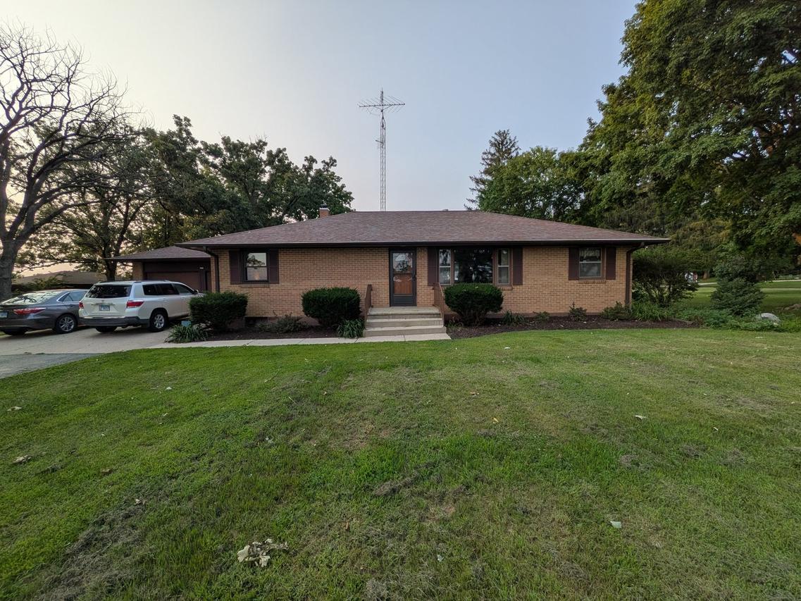 206 Palmyra Rd., Dixon, IL 61021