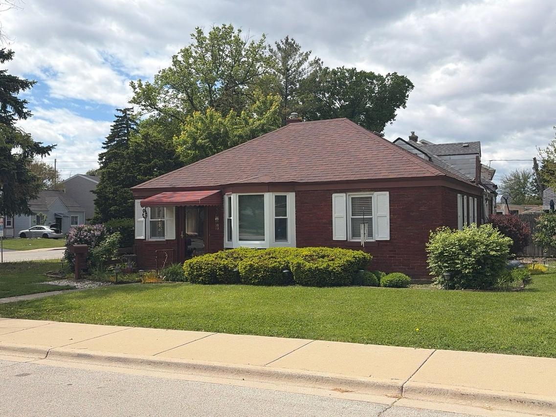 2711 Westbrook Dr., Franklin Park, IL 60131