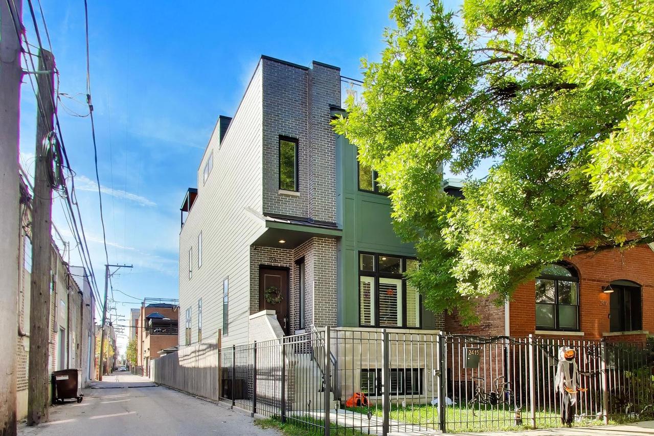 2415 W Huron St., Chicago, IL 60612