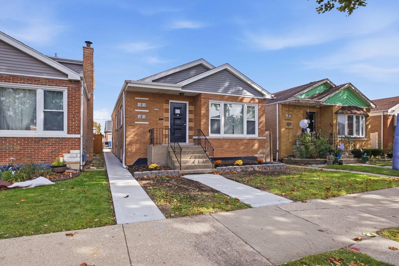 4737 S Leamington Ave., Chicago, IL 60638