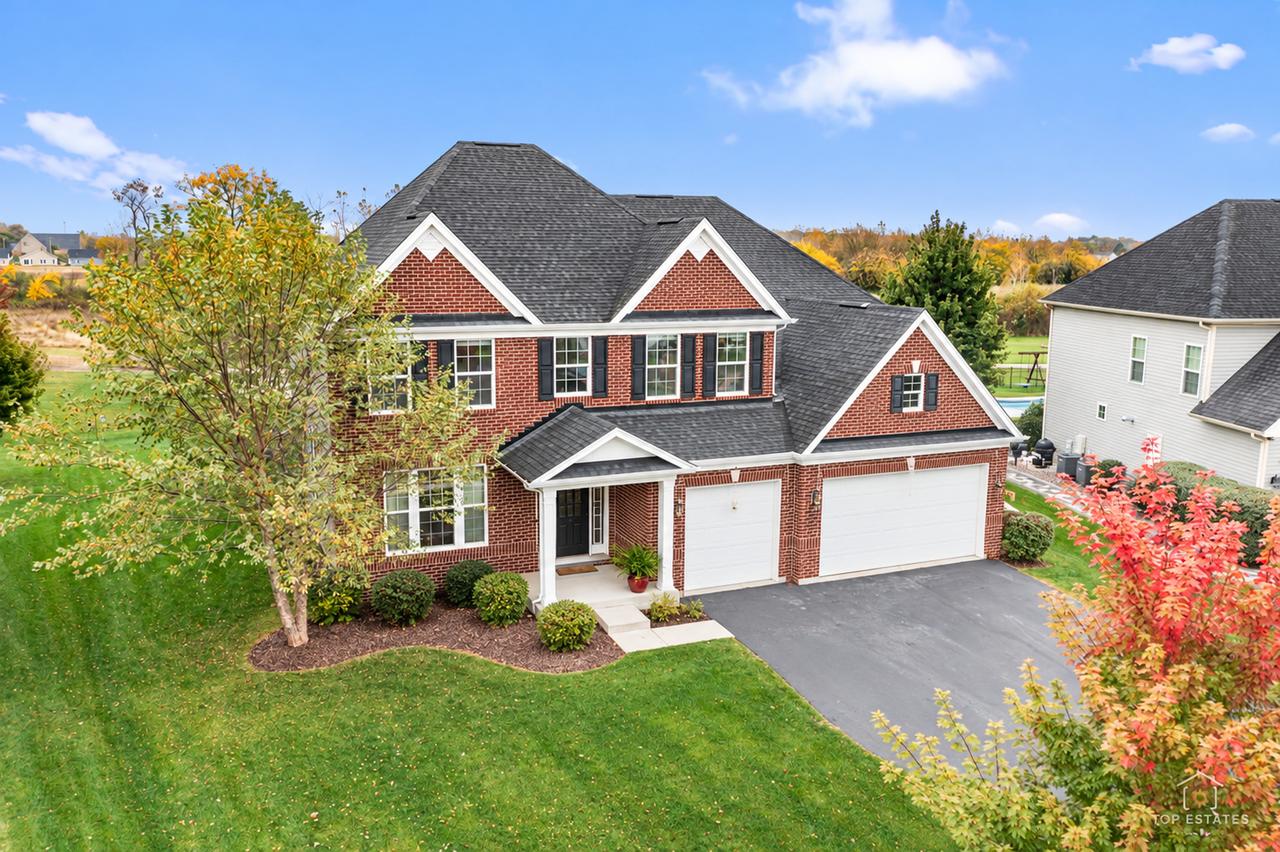 957 Glacial Falls Dr., Gilberts, IL 60136