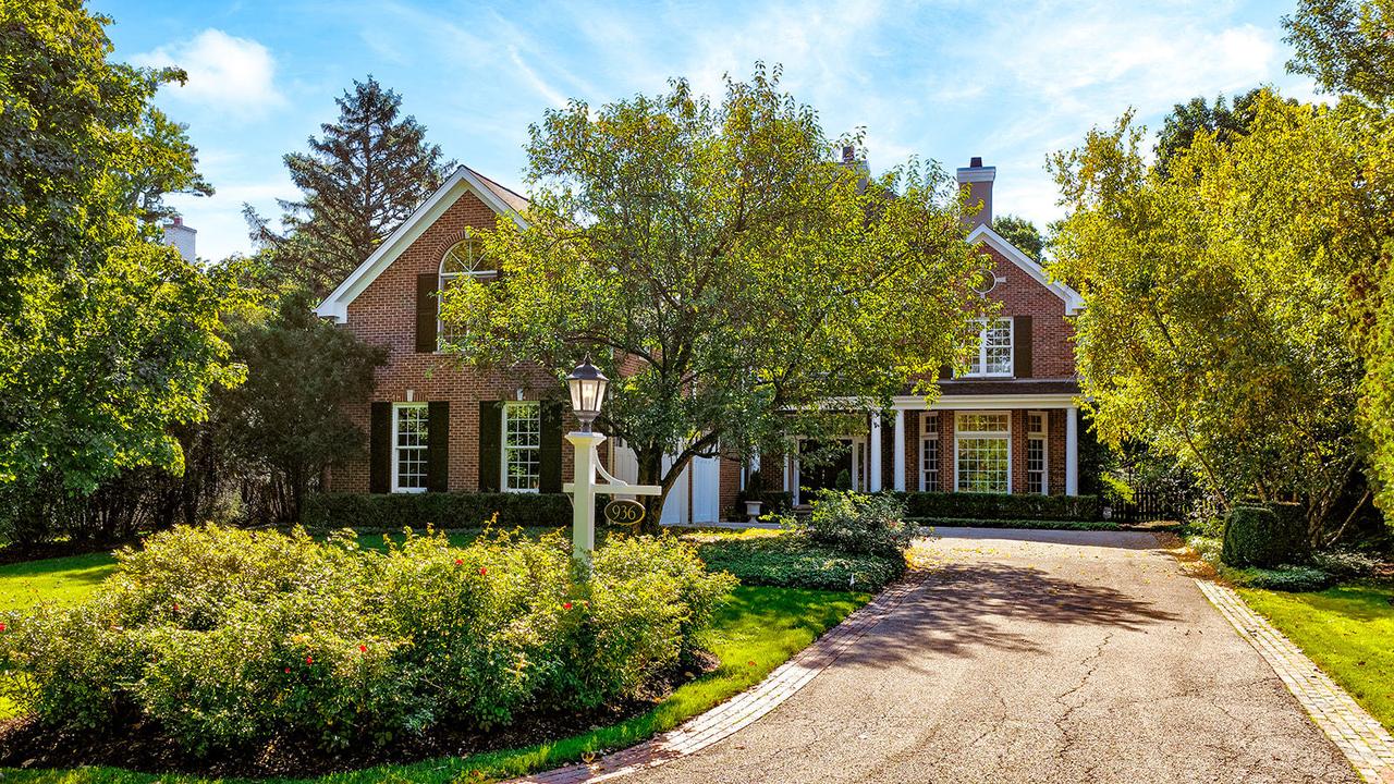 936 Fisher Ln., Winnetka, IL 60093
