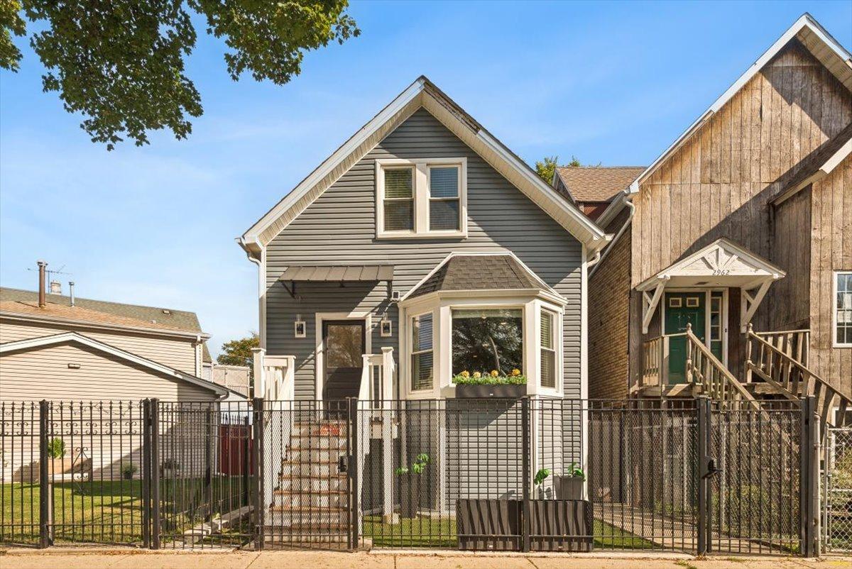 2966 W Nelson St., Chicago, IL 60618