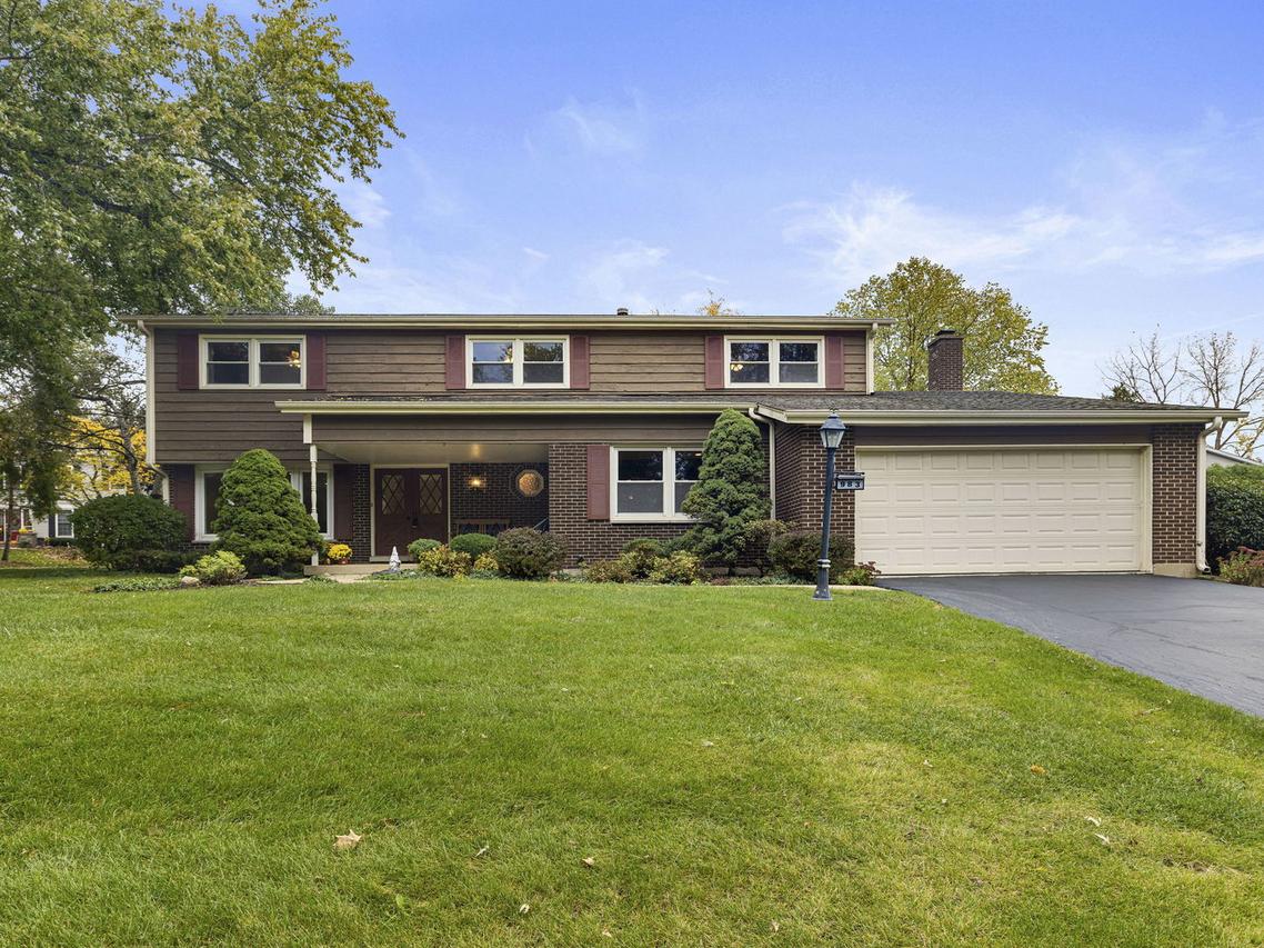 983 Bosworthfield Rd., Barrington, IL 60010