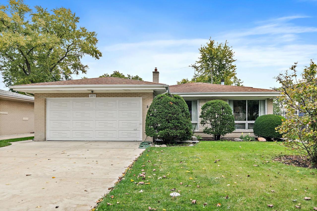 2073 Westview Dr., Des Plaines, IL 60018