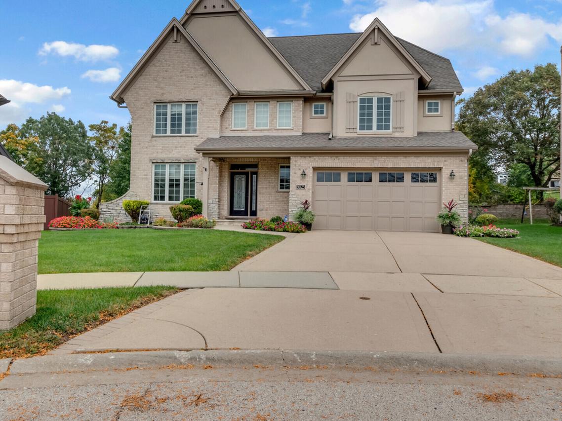 9023 Park Hill Ct., Hickory Hills, IL 60457